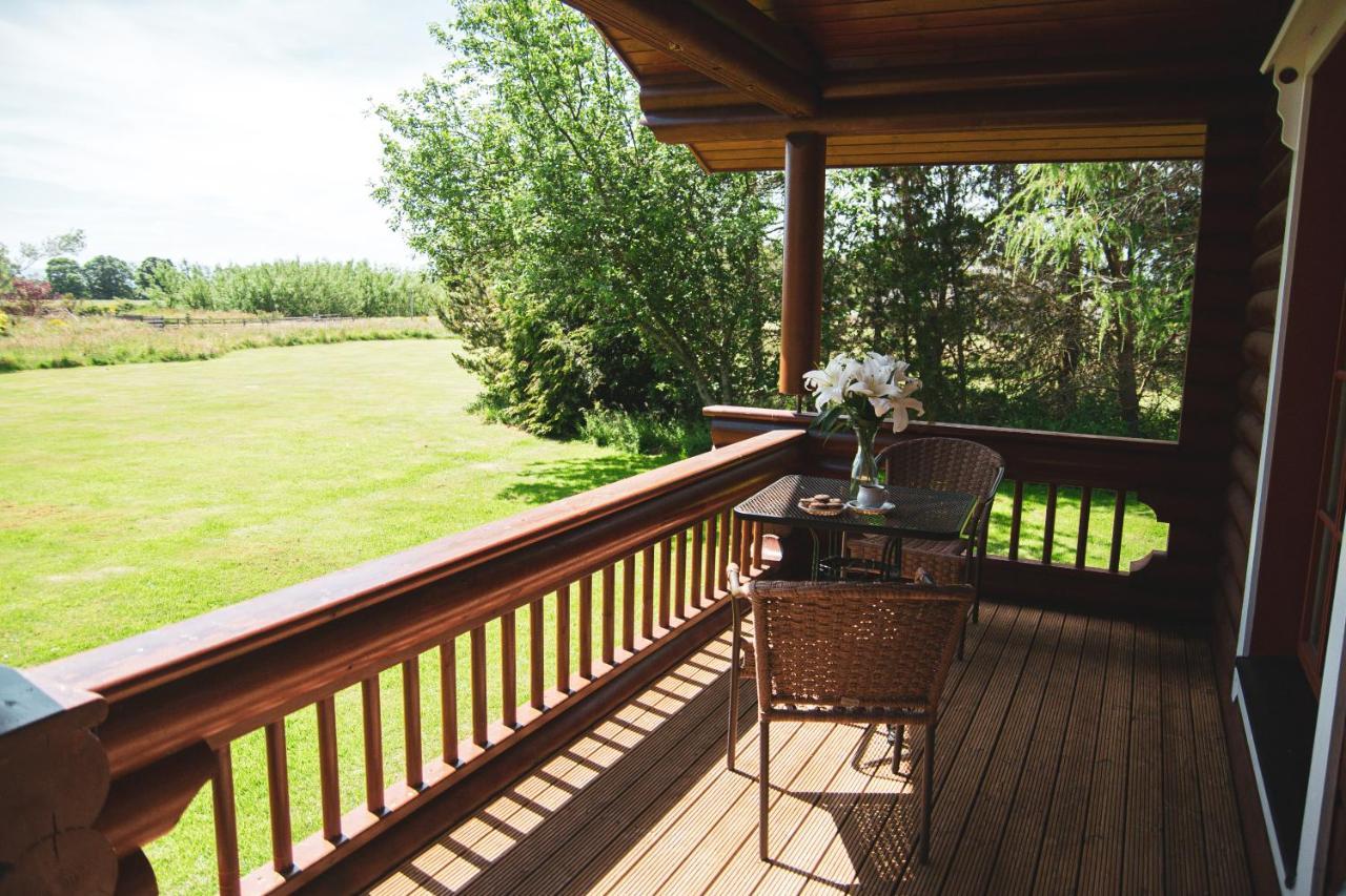 Tomatin - Luxury Two Bedroom Log Cabin With Hot Tub Berwick Upon Tweed Exterior photo